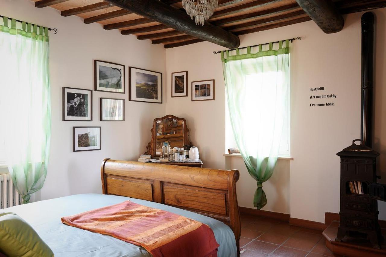 B&B Il Bed And Bookfast Mercatello 部屋 写真